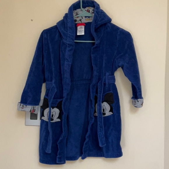 Disney Robe - Picture 1 of 2
